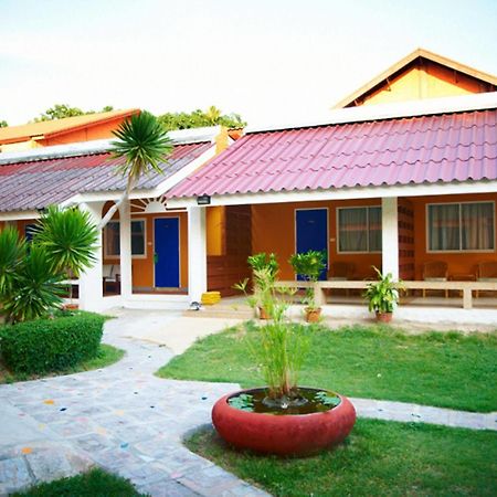 Peace Resort Hotel Pattaya Exterior foto