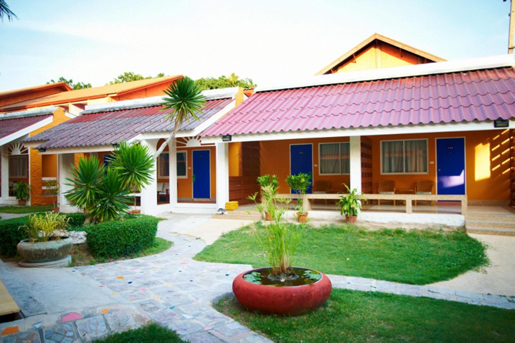 Peace Resort Hotel Pattaya Exterior foto