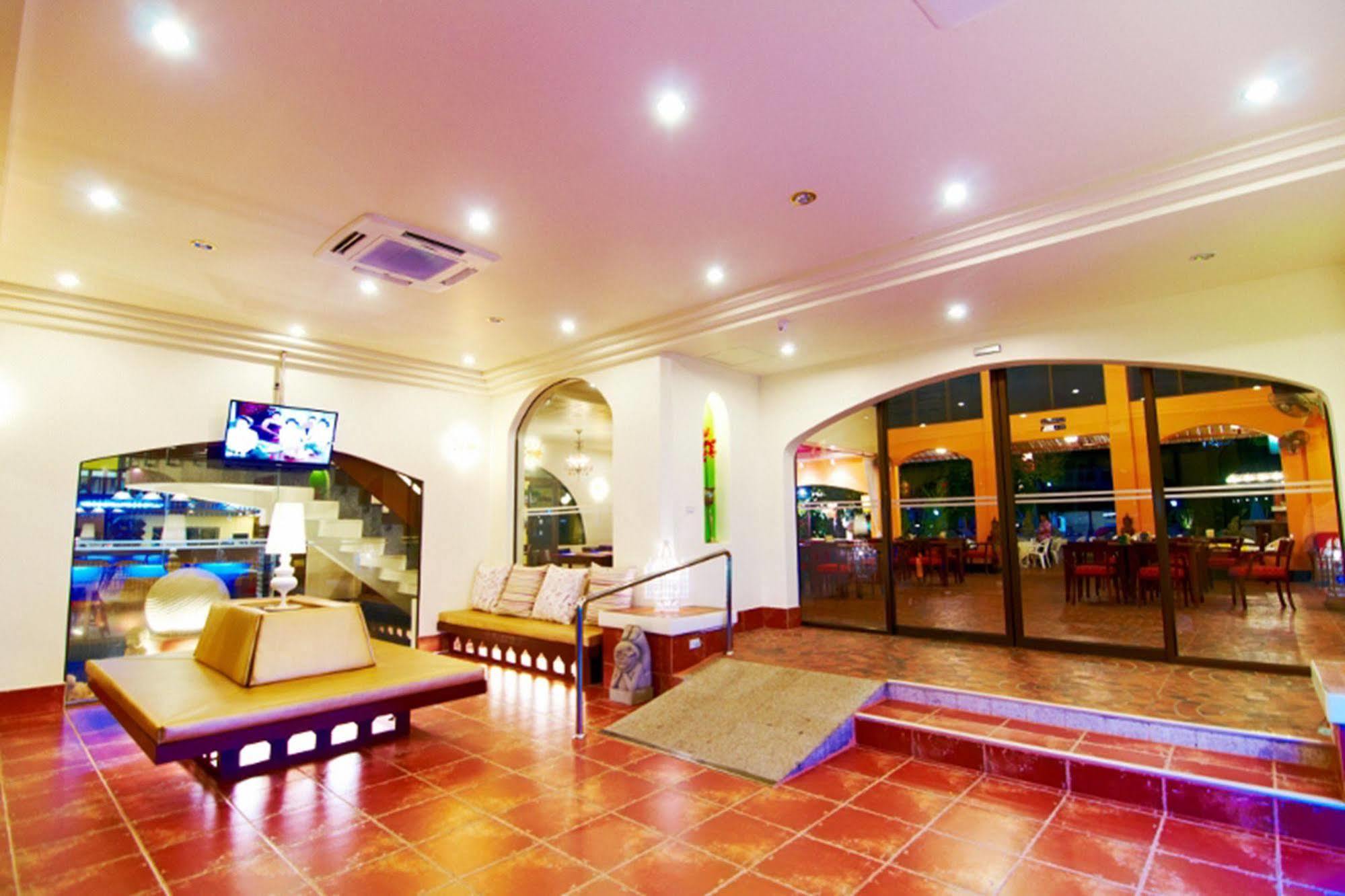 Peace Resort Hotel Pattaya Exterior foto